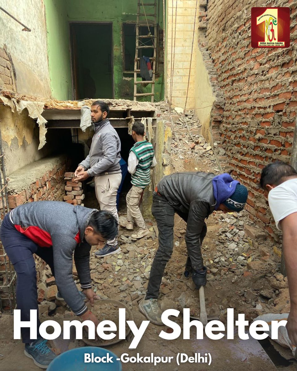 DSSNewsUpdates's tweet photo. In Gokulpur, Delhi, Dera Sacha Sauda volunteers embody the true spirit of compassion. Together, they've provided a #HomelyShelter to a needy family, showcasing the immense power of unity and kindness. Their collective effort has turned a dream into reality, building more than just walls! 🏠 #MissionHumanity #DeraSachaSauda