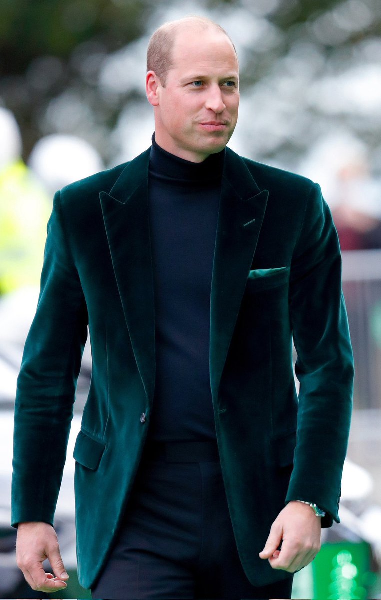 BiroNower's tweet photo. Another day, another #KingMove … HRH the #PrinceOfWales is ready 👑🇬🇧👊🏼 https://t.co/iL2p9no8l6