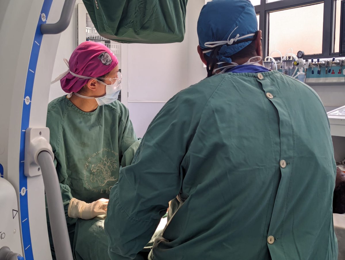 caroly_chan's tweet photo. Week 3 flew by and it’s my last week already at the LION hand unit in Malawi. #bssh #bsshhand #handsurgery #handsurgerymalawi #malawi #lion 

https://t.co/uTfkh666pk https://t.co/m3LNUXM4GB