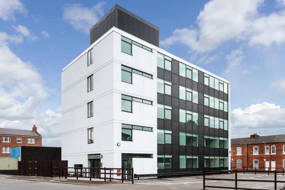 OCBNorthWest's tweet photo. APARTMENT TO LET: 
STOCKPORT TOWN CENTRE: 
RENT: ONLY - £650.00 pcm. 
One bed top floor apartment. Parking &amp; Town Centre views. Convenient location. Close to Transport Interchange. Residents Parking
☎️: 0161 808 0010
📧: info@oconnorbowden.uk
🌍: https://t.co/TAmkuRXy2O https://t.co/rpJZL7w4uU