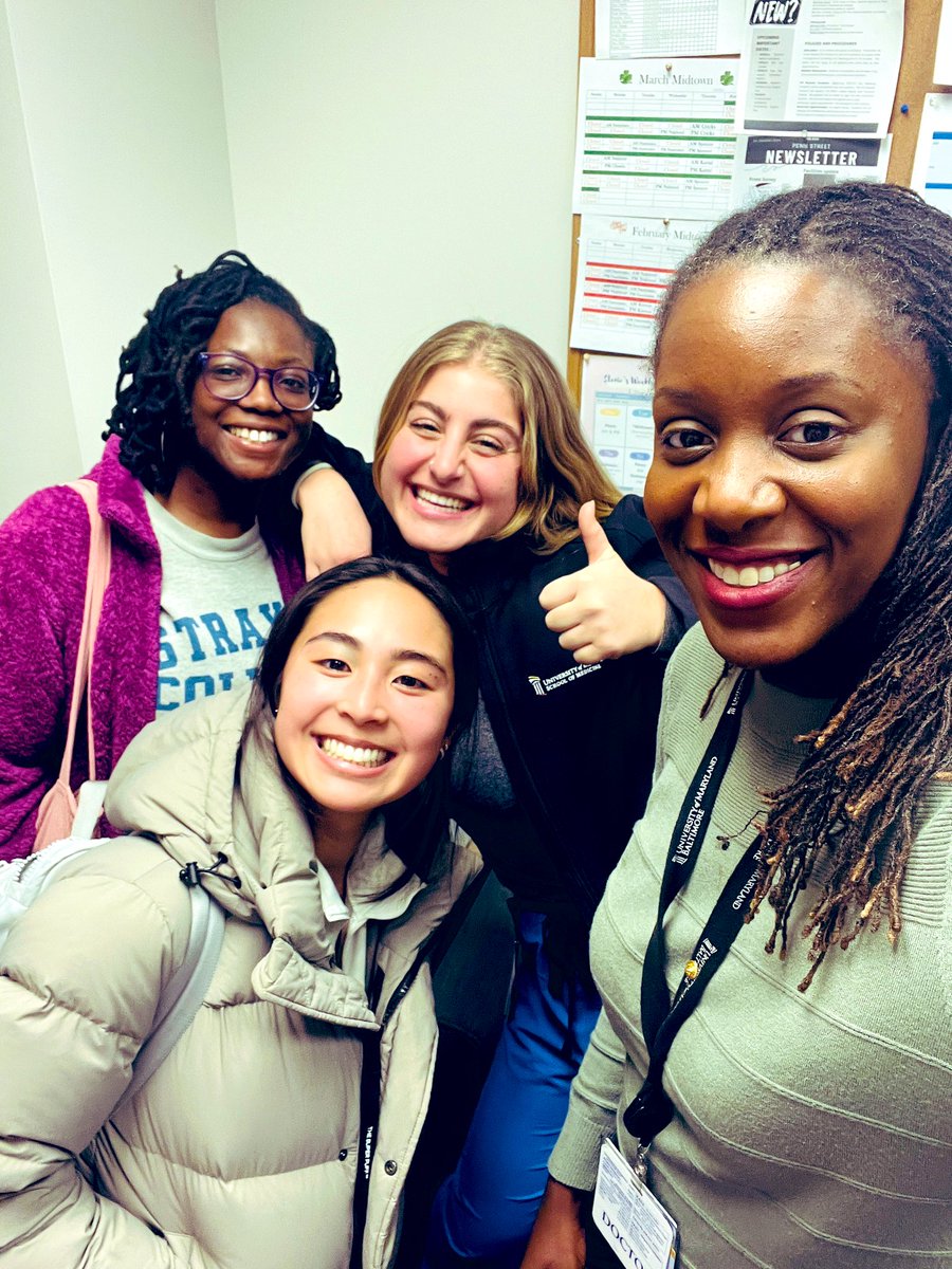 When your research team stops by (research assistant and 2 amazing medical student mentees) you snap a #teamselfie 📸 @UMmedschool @UofMaryland