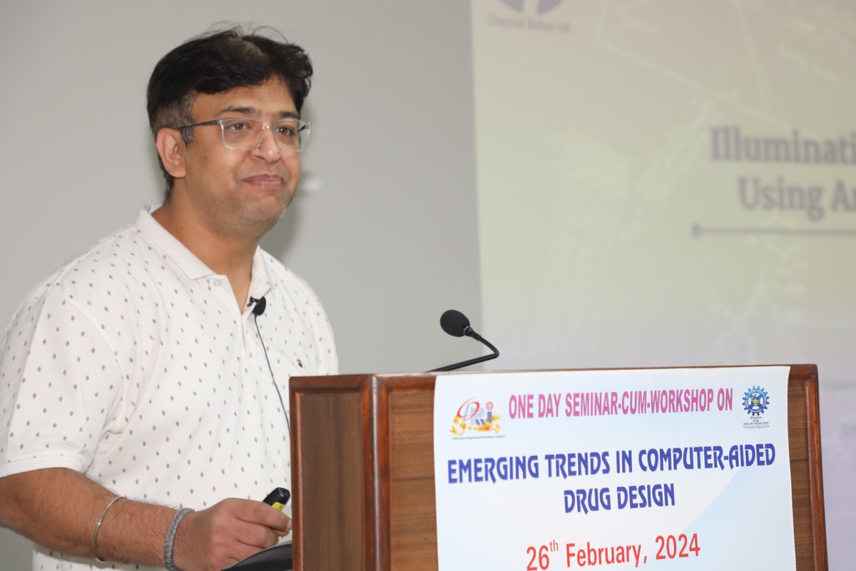 CSIR_CDRI's tweet image. 1/4 Glimpses of #Seminar_cum_Workshop on #EmergingTrends in #Computer_Aided #Drug #Desgining held @CSIR_CDRI Keynote lecture was delivered by #DrGauravAhuja from @IIITDelhi  

@CSIR_IND @DBTIndia @IndiaDST @MSDESkillIndia @CsirSkill