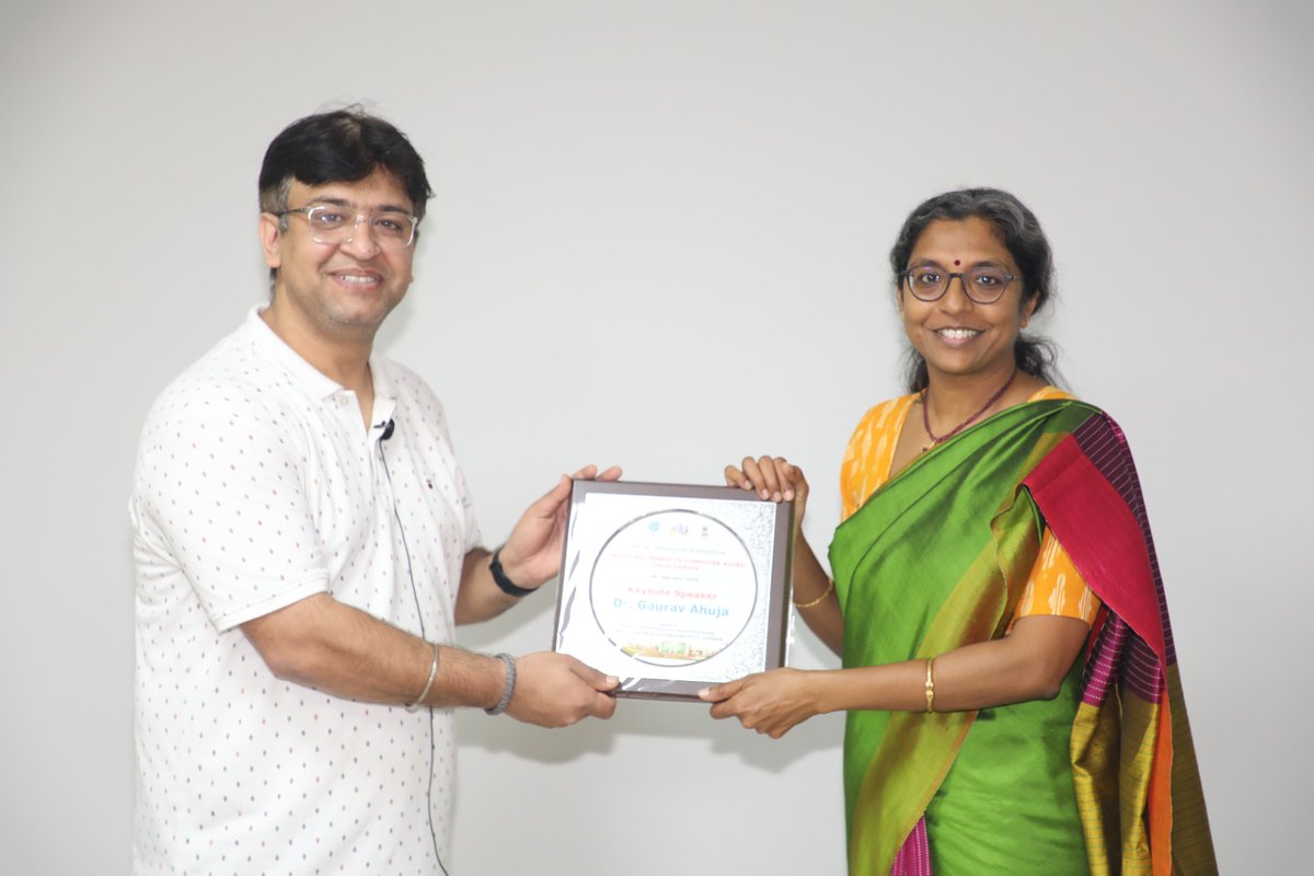 CSIR_CDRI's tweet image. 1/4 Glimpses of #Seminar_cum_Workshop on #EmergingTrends in #Computer_Aided #Drug #Desgining held @CSIR_CDRI Keynote lecture was delivered by #DrGauravAhuja from @IIITDelhi  

@CSIR_IND @DBTIndia @IndiaDST @MSDESkillIndia @CsirSkill