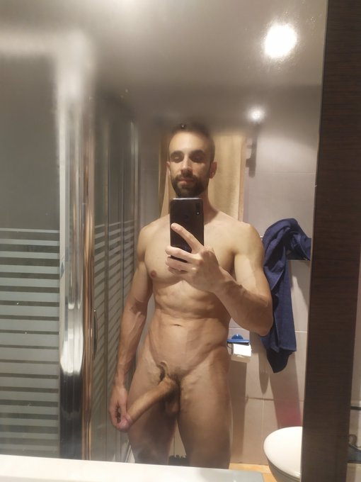 Wanna fuck now?🍆🍑😉 https://t.co/komqly1Qye