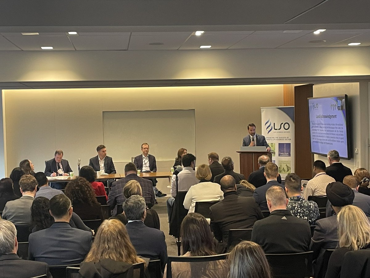 AndyDonovan64's tweet photo. Another packed house for today’s @LifeSciencesON Breakfast Forum talking pension fund investing. Thank you to our sponsors @rbcx and #MarshInsurance for your support to our forums. https://t.co/3g5B5TzG4C