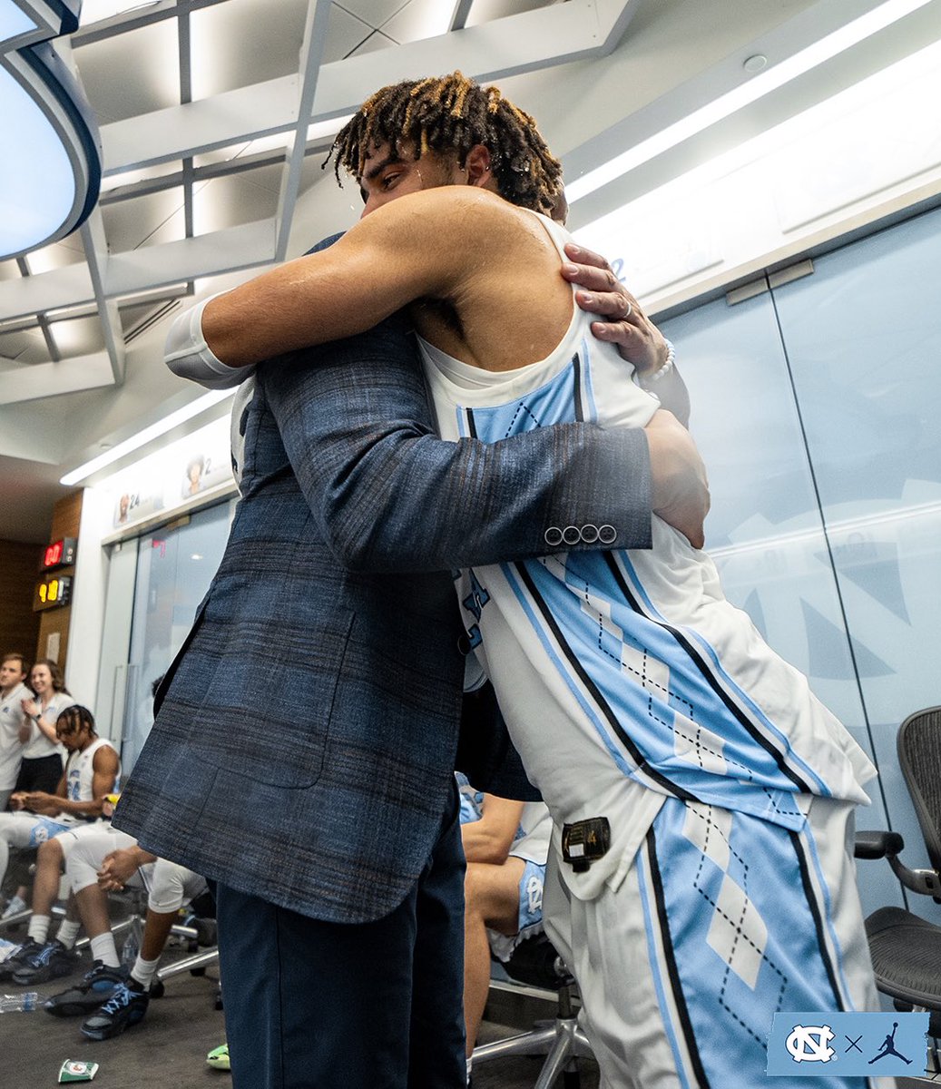 HubertSportcoat's tweet photo. W for UNC, RJ Davis and Hubert's Plaid Sportcoat vs. Miami https://t.co/Imua3HRo47