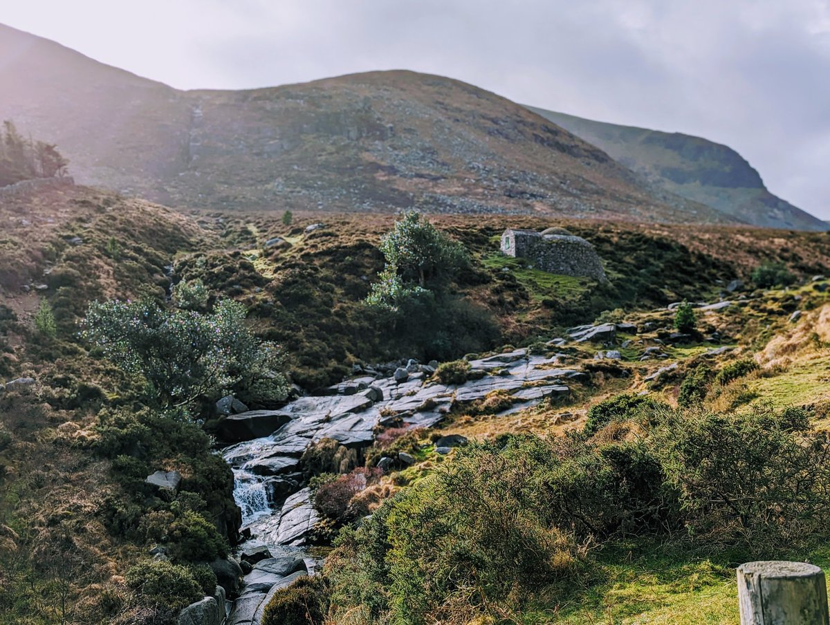 zarajonah's tweet photo. The Ice House, Mourne Mountains. 
#mountains #NorthernIreland  #history https://t.co/8vbMDyRkg4