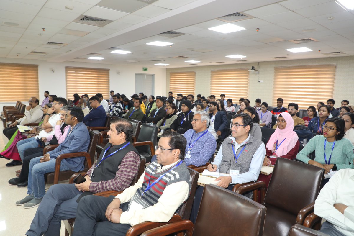 CSIR_CDRI's tweet image. 1/4 Glimpses of #Seminar_cum_Workshop on #EmergingTrends in #Computer_Aided #Drug #Desgining held @CSIR_CDRI Keynote lecture was delivered by #DrGauravAhuja from @IIITDelhi  

@CSIR_IND @DBTIndia @IndiaDST @MSDESkillIndia @CsirSkill