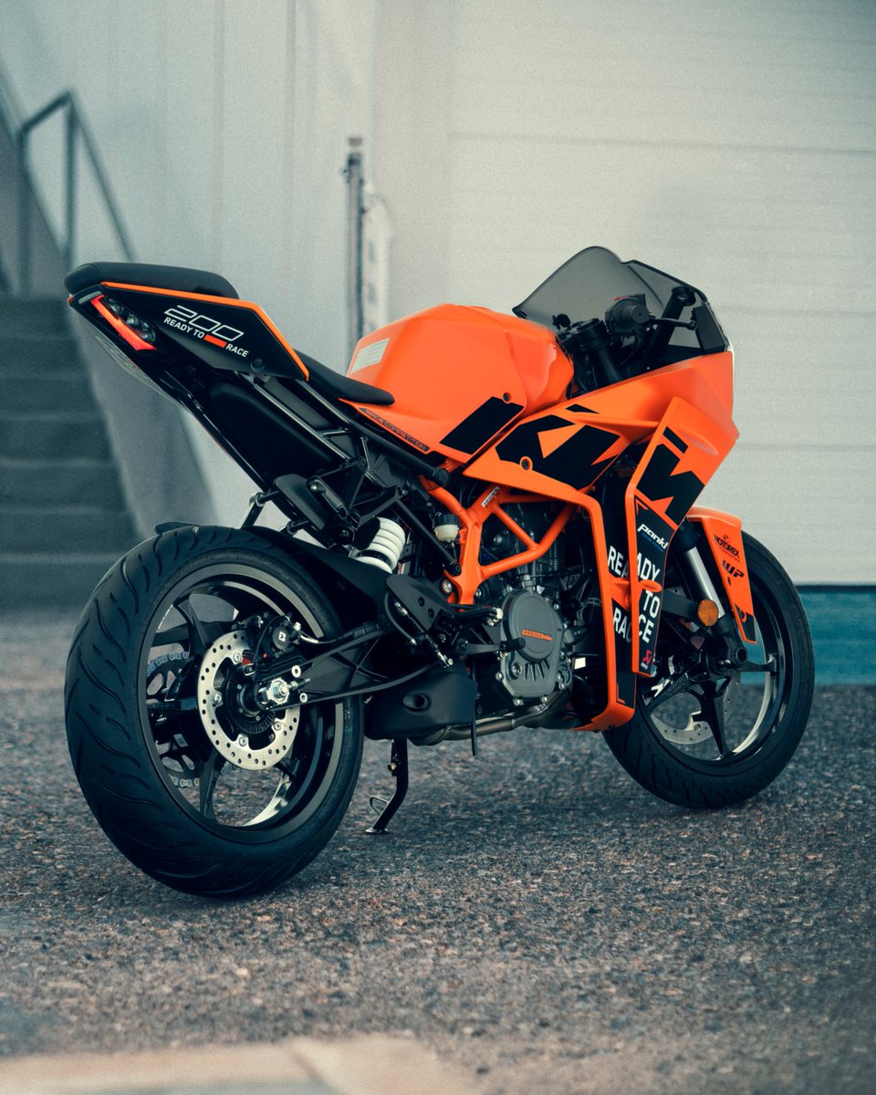 With its stunning, race-inspired looks, the KTM RC 200 is a real-world racer with an undoubted pedigree. 🏁 Click the link know more: bit.ly/49mKaYj #KTM #ReadyToRace #ktmreadytorace #ktmrc #ktmsupersport #KTMRC200 #RC200 #ktmgp #racerc
