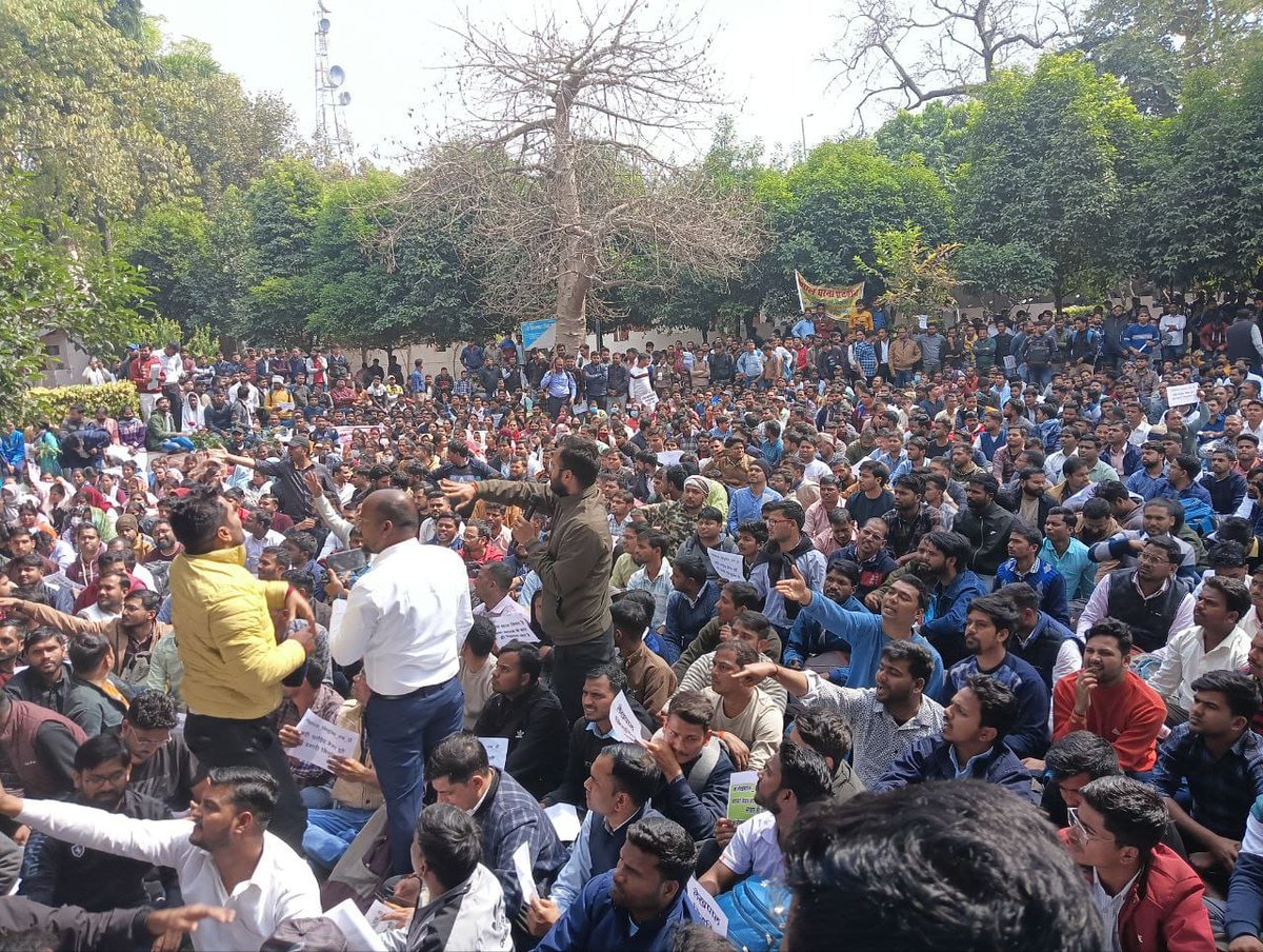 AnujRaj97's tweet photo. #लेखपाल_नियुक्ति_पत्र_दो https://t.co/86RSBxOZRF