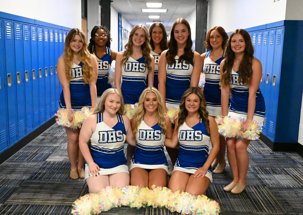 Duchesne Diamondline Dance Team tryouts are coming up!! 💎💎💎

The parent meeting is April 8 at 6pm, and tryouts are April 9 and 10 from 6:00pm to 7:30pm.

Sign up below, and we'll see you at tryouts! 
docs.google.com/forms/d/e/1FAI…

#DHSPioneers