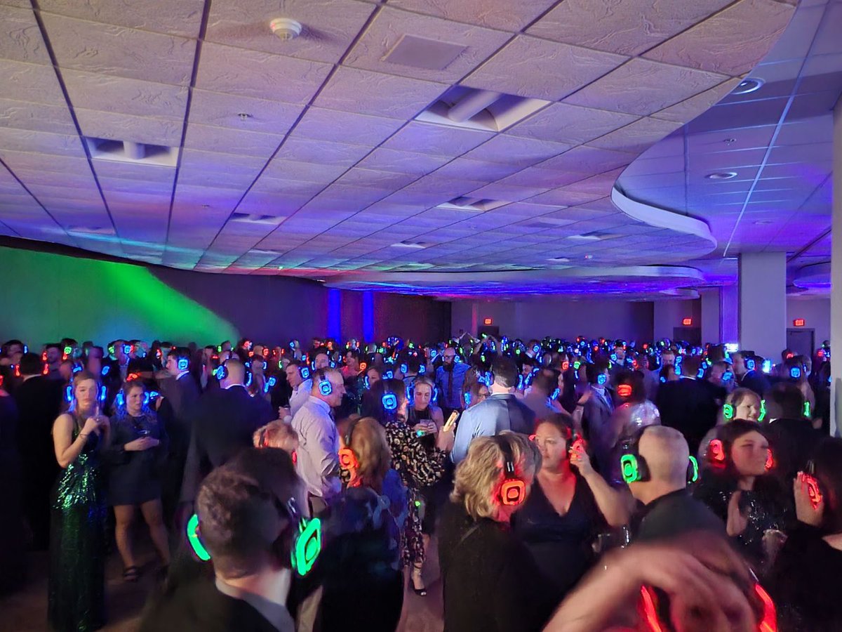 Moog knows how to throw a bash! 🎉 This past weekend, we hosted @Moog_Inc’s 2024 Mid Winter Bash for almost 4000 attendees - including both current employees and retirees 😮. SWIPE ⬇️ to see some of the fun! #eventvenue #buffaloconventioncenter #MeetInBUF