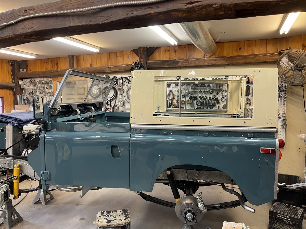 1974 Series III Land Rover 

#landrover #series3 #series3landrover #series3landy #serieslandrover #fullrestoration #classiccars #marineblue #rover #auto