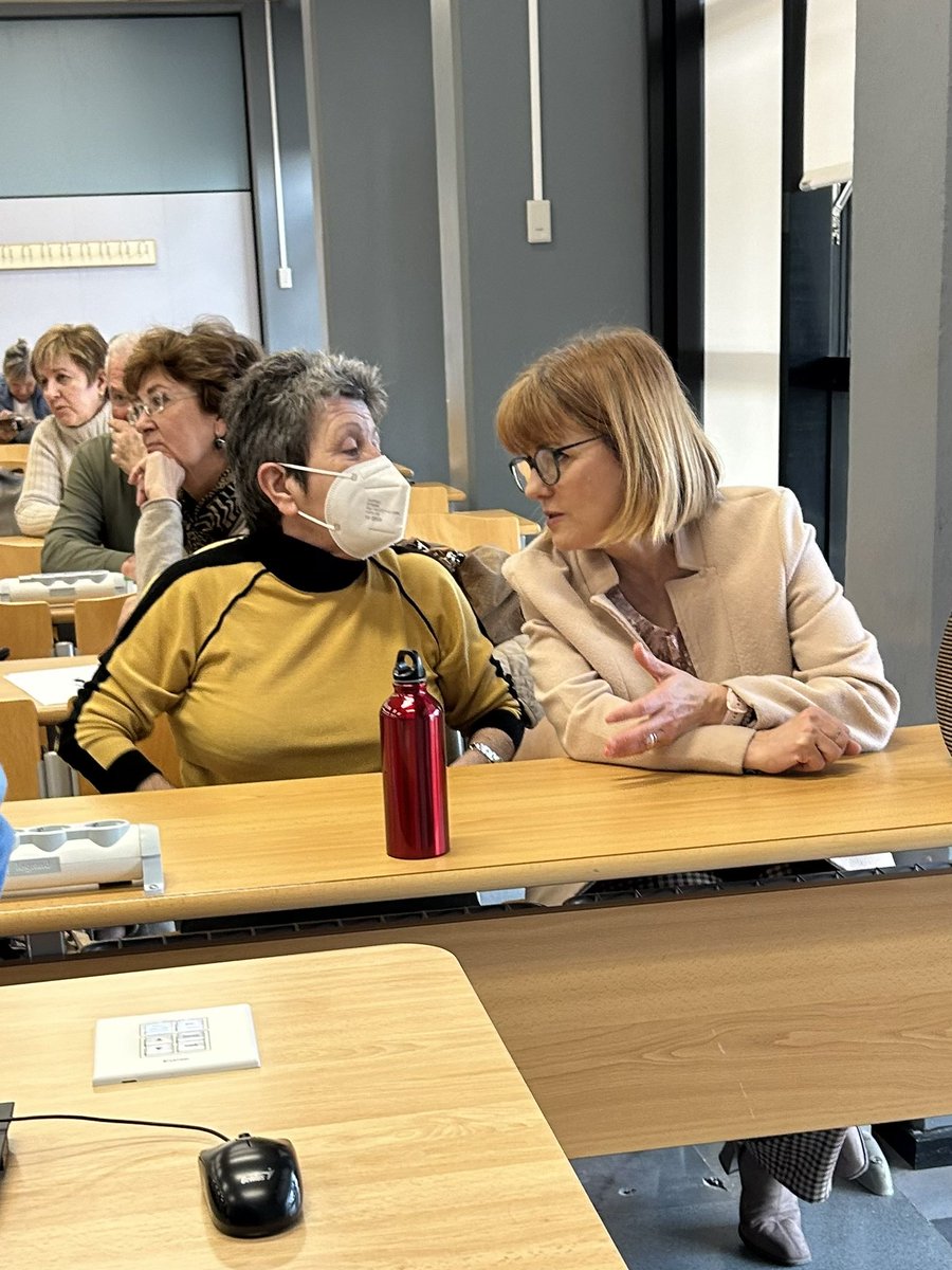 Sabiexumh's tweet photo. Visita de Aurora Rodil, concejal de Familia y Mayores del @ajuntamentelx al programa de las AUNEX en la sede de Elche. https://t.co/8UtP0xtzMs