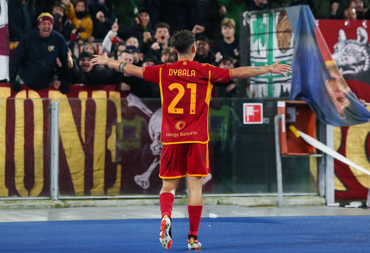 asromacesky's tweet photo. 🚨Jorge #Antun (agent #Dybala) pro @tvdellosport 👇

🎙️: “Paulo a já jsme rádi za tento hattrick, který vynesl vítězství pro Řím. Giallorossi musí věřit ve čtvrté místo v Serii A.”

#ASRoma https://t.co/PdOAFyccx1