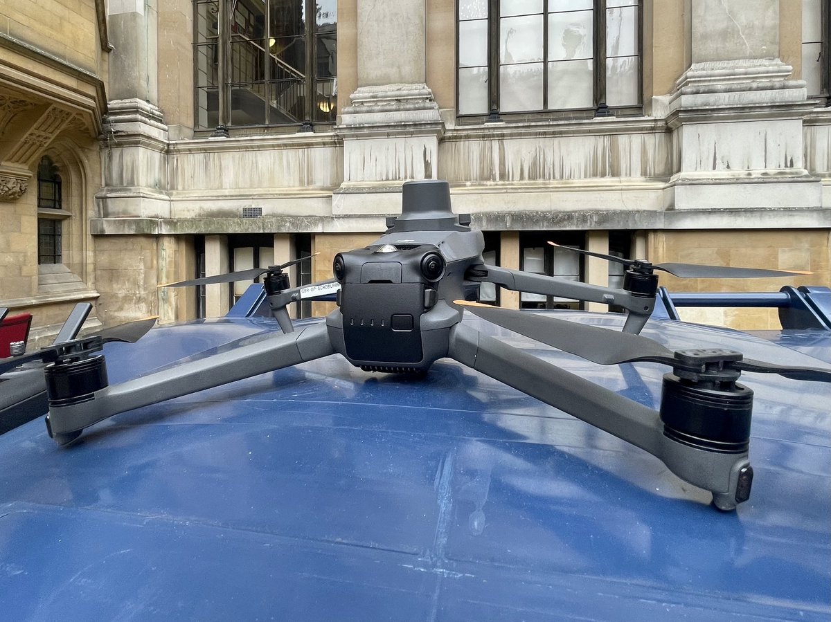 There is a drone hovering around The Old Schools building today @Cambridge_Uni 👀 #Cambridge #dronephotography @ThinkLabCam