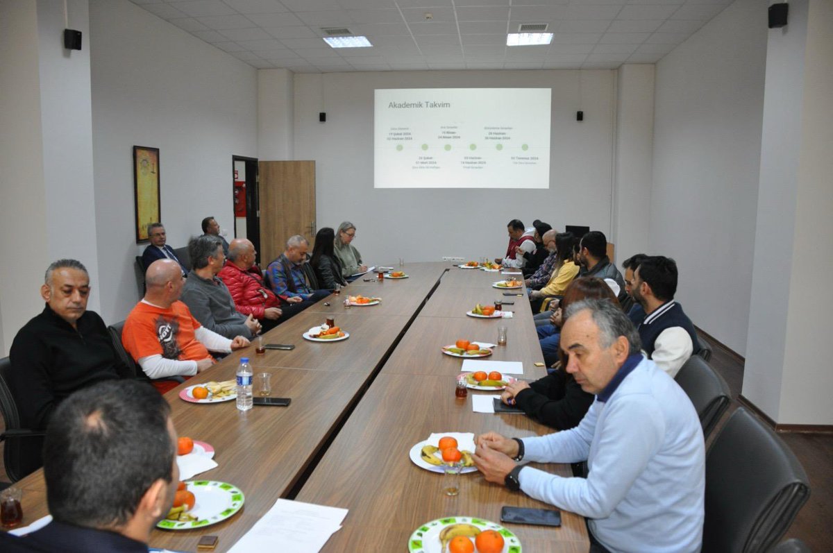 AsuSpBF's tweet photo. Fakültemizin 2023-2024 eğitim öğretim yılı bahar dönemi akademik kurul toplantısı gerçekleştirildi. Toplantında bahar döneminde yapılacak sosyal, kültürel faaliyetler ile ve öğretim faaliyetleri ile ilgili değerlendirmeler yapıldı.
@aksarayedutr @profalpayaribas @hunluhunlu https://t.co/XAw0rxxOT8