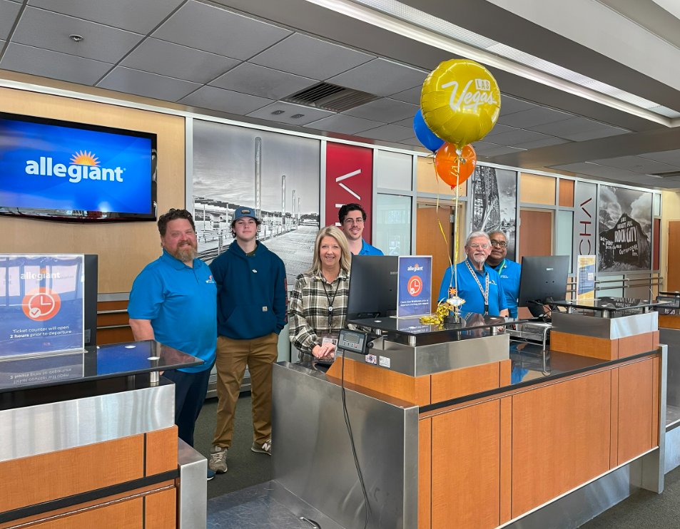 ChattAirport's tweet photo. We’re all smiles at the Allegiant ticket desk because we can't wait to check our passengers in for the new nonstop flight to Las Vegas. Flights start May 16th. Don't delay, book your trip today. #flyCHA https://t.co/Xuo6g87awf
