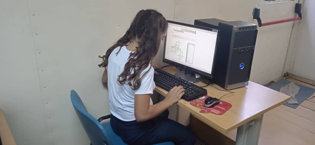 Jugando y aprendiendo con palabras en #SuperAulaMagdaleno. ¡Descubriendo el mundo opuesto a través de antónimos! 🧠✏️ #Educación #TecnologíaEducativa
📍 Edo.Aragua, Municipio: Zamora
💡Institución: SuperAula Magdaleno - E.B.N. Magdaleno
🎯 Actividad: Crucigrama de Antónimos