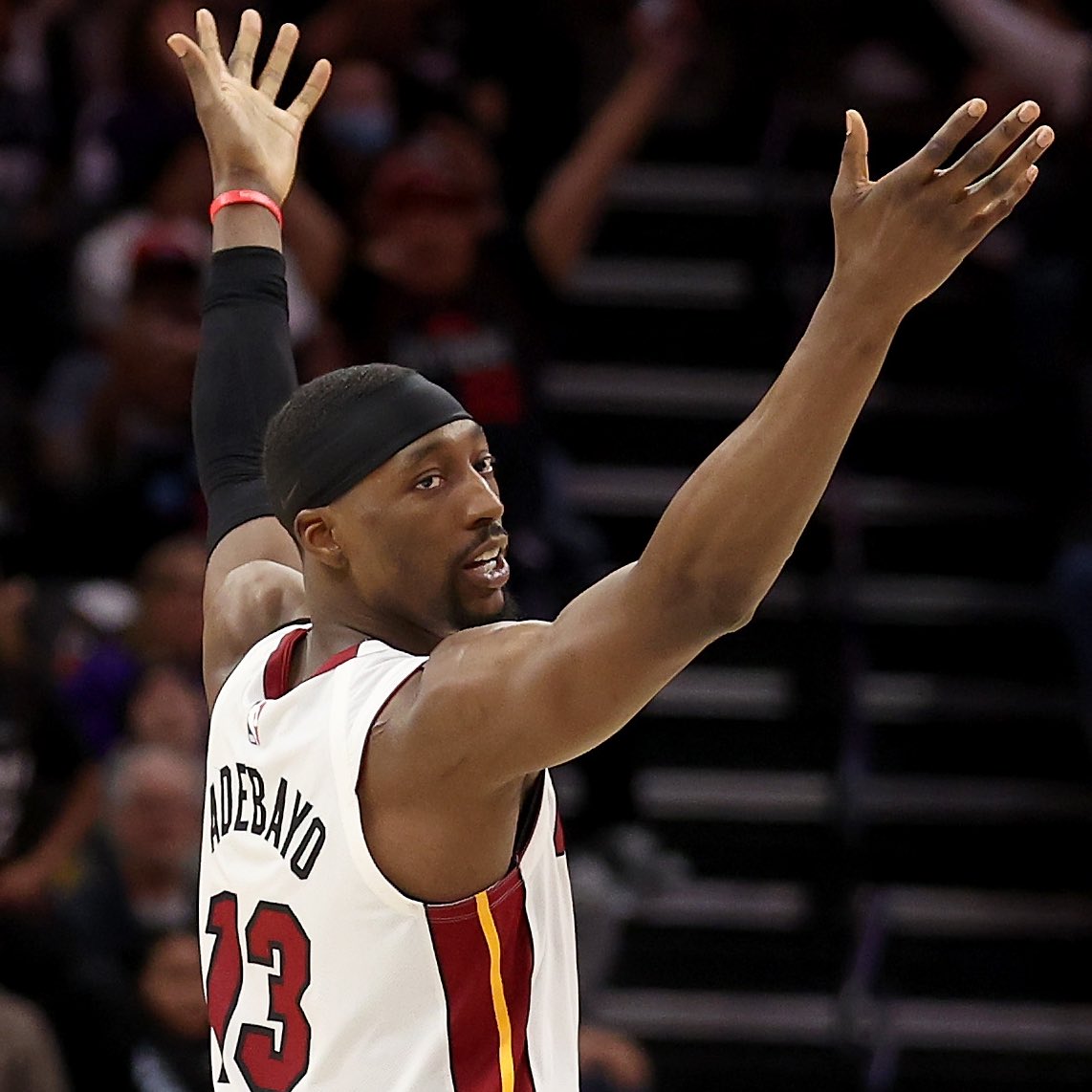 Bam Adebayo last night

28 PTS
66.4 TS%
10 RBS
7 AST
W

In addition, he’s 1st-Team Beyond-The-Boxscore. ELITE screener, elite box outs, playmaking hub, asked to do a carry job EVERY NIGHT defensively, consistently physical &amp; high motor. Imperfect? Yes. Under appreciated? Also yes