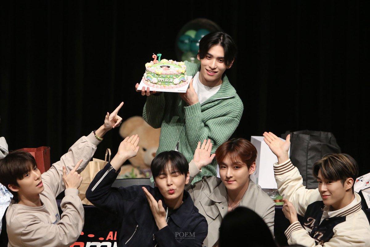 230228 애플뮤직

태양아생일너무너무축하해
#절대_지지않을_태양이의_날
맛난거많이먹고잡곡자주하기
#항상곰다_유태양_생일축하해
사랑해사랑해사랑해사랑해
#HAPPYTYANGDAY

<a href="/SF9official/">SF9official</a>