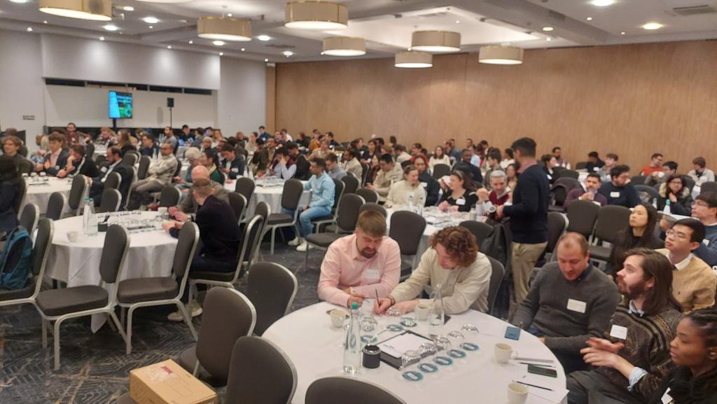 UKERCHQ's tweet photo. A great turn-out for the ECR Net Zero Conference in Birmingham.  So far, we've had a keynote from Prof Myles Allen of @OxfordNetZero on reaching #NetZero carbon globally, plus intros to the 14 research centres supporting the event. We're now in a plenary on #EDI

#EcrNZConf2024 https://t.co/3t1KfbQSIb