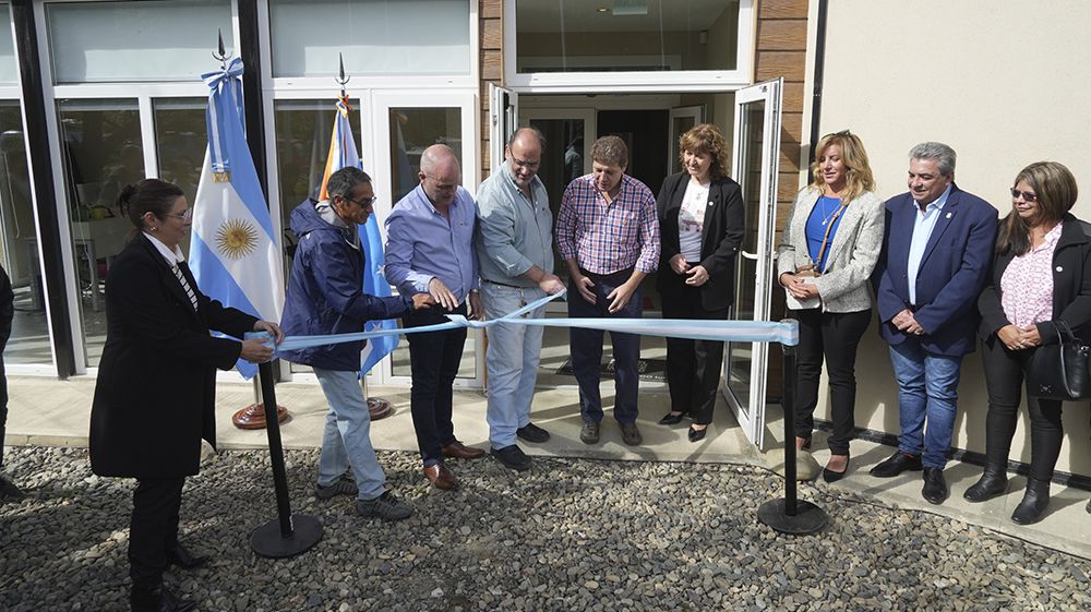 Celebramos la inauguración del nuevo edificio del <a href="/InFueTur/">Instituto Fueguino de Turismo</a> en Ushuaia! Cuenta con 782 metros cuadrados accesibles con oficinas administrativas, auditorio, sala de reuniones y comedor entre otros espacios 👏👏👏
<a href="/gustavomelella/">Gustavo Melella</a> <a href="/Turismo_Ushuaia/">Turismo Ushuaia</a> <a href="/TurismoTDF/">Tierra del Fuego - Fin del Mundo</a>