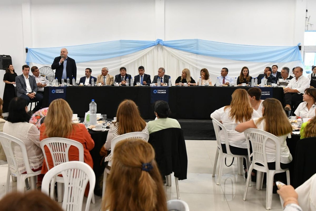GastonEGGomez's tweet photo. Hoy participé  de la Reunión en el marco del Programa Provincial Interministerial de Acompañamiento y Asistencia Territorial a Establecimientos Educativos de Gestión Estatala  encabezada por el gobernador @OsvaldoJaldo  que se realizó en la sede de ATSA de nuestra ciudad Capital. https://t.co/syg183vYQe