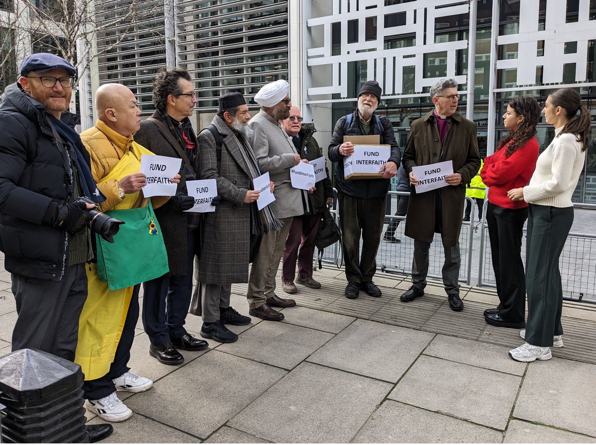 Delighted to join others from a diverse range of faith groups to call on @michaelgove to stick to his pledge and provide funding offered to Inter Faith Network in July 2023 #FundInterFaith Not too late to sign: Help us reach 5,000+ signatures! #synod change.org/p/michael-gove…