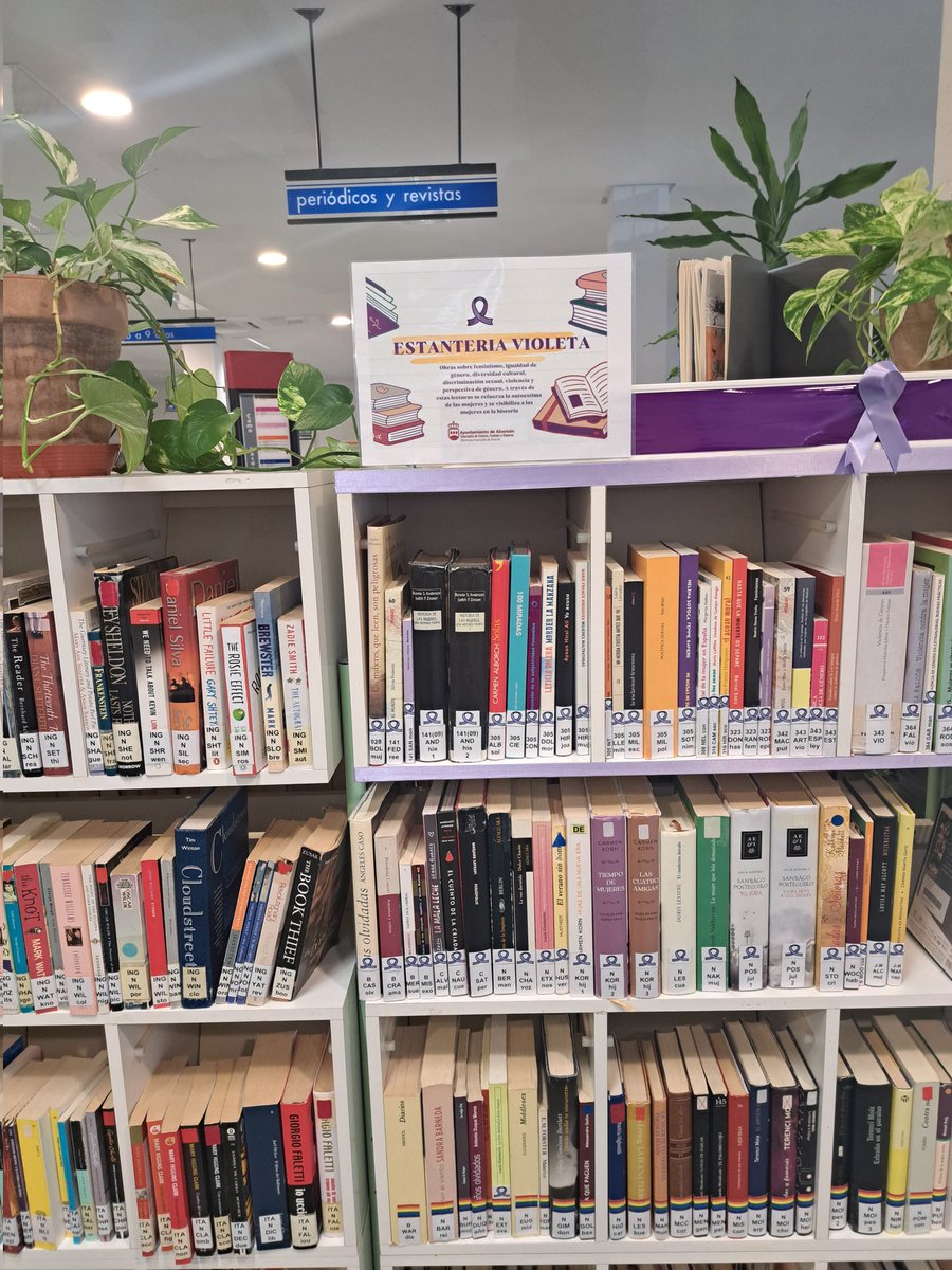 El feminismo es un movimiento político,  social y filosófico que afirma a las mujeres como personas con derechos. El feminismo es un movimiento inclusivo. Ya tenemos un punto violeta en todas las bibliotecas de #Alcorcón. Conoce las ideas, cambia el mundo!