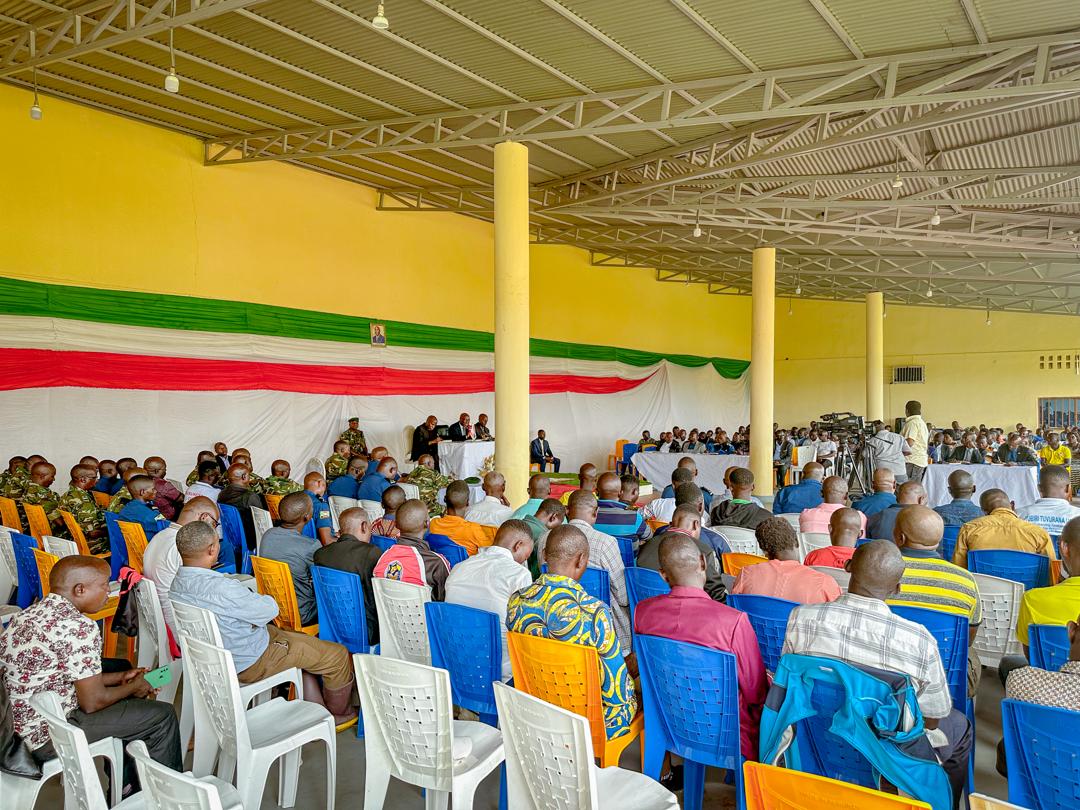Après avoir recueilli les préoccupations,doléances et contributions des participants visant à maintenir la paix et la sécurité aux zones riveraines de la réserve naturelle de Rukoko et rivière Rusizi,des stratégies sécuritaires ont été prises et des résultats seront palpables.
