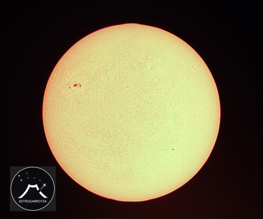 astrogarrotxa's tweet photo. Ahir la @NASASun ens informava que hi havia una taca solar enorme al Sol, i que seria fàcil d'observar amb aparells d'aficionats...

... i efectivament 😍:
📷@j_esquerra
🔭Lunt50ha + càmera Zwo294mc
🎇5% de 1000 frames
🗺️Batet de la Serra (La Garrotxa)
⏲️14:17h 27/02/2024 https://t.co/9rQrl72I9v
