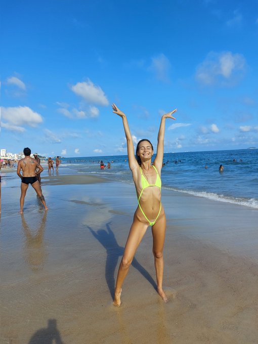 A happy girl☀️ #happy #happygirl https://t.co/3m31f7MQby<a href="/tag/happy"class="tags">#happy</a><a href="/tag/happygirl"class="tags">#happygirl</a>