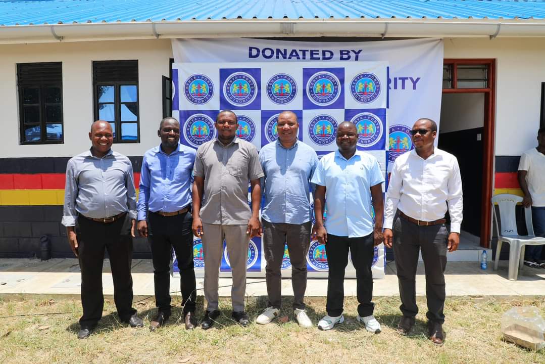 DaluTayari's tweet photo. Also present were Kinango MCA Hon. Richard Itambo, MCA Kasemeni Hon. Victor Nyanje, MCA Ndavaya Hon. Ali Beja Mwauchi, MCA Dzombo Hon. Douglas Chimako and nominated MCA Hon. @ndegwawamunga
#tunahusika https://t.co/yb4RpSRPpT