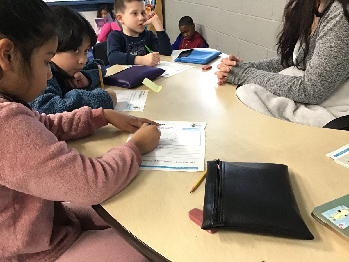 HurleyElem's tweet photo. #HurleyShine #5Houses1Family #5Casas1Familia #HurleyAllStars #KidTweetHurley All-Stars working hard on reading and writing⭐️🤩 https://t.co/WQtu1GieSl