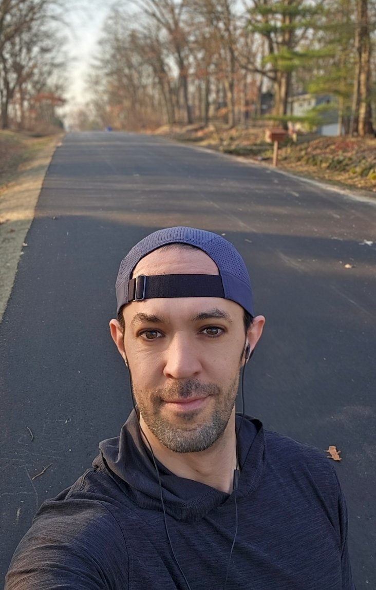 LovingNFTs's tweet photo. Did my bday run in shorts today! 🙏❤️ https://t.co/HNisl11cUF