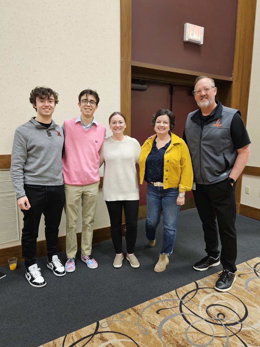 Loveland Career and College Counseling tweet media