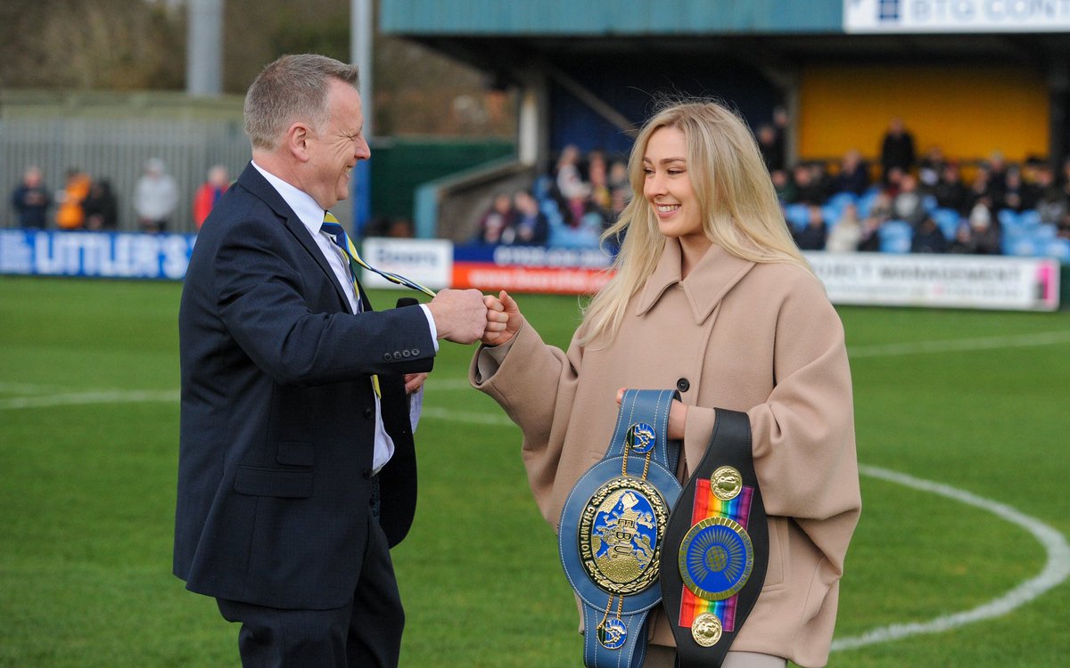 .@RhiannonDixon3 pitch side for @theyellows ! 13th April set to be a special night !! #DixonCarajabal #WeAreSecondToNone