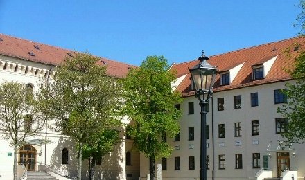 REFORConsortium's tweet image. REFORC and the Wittenberg Center for Reformation Studies (WCRS) invite the interested public to a scholarly conference on #performancebased #identity. 
The conference will take place in the Old University of Wittenberg, Germany, October 11–12, 2024.

tinyurl.com/y59th5xs