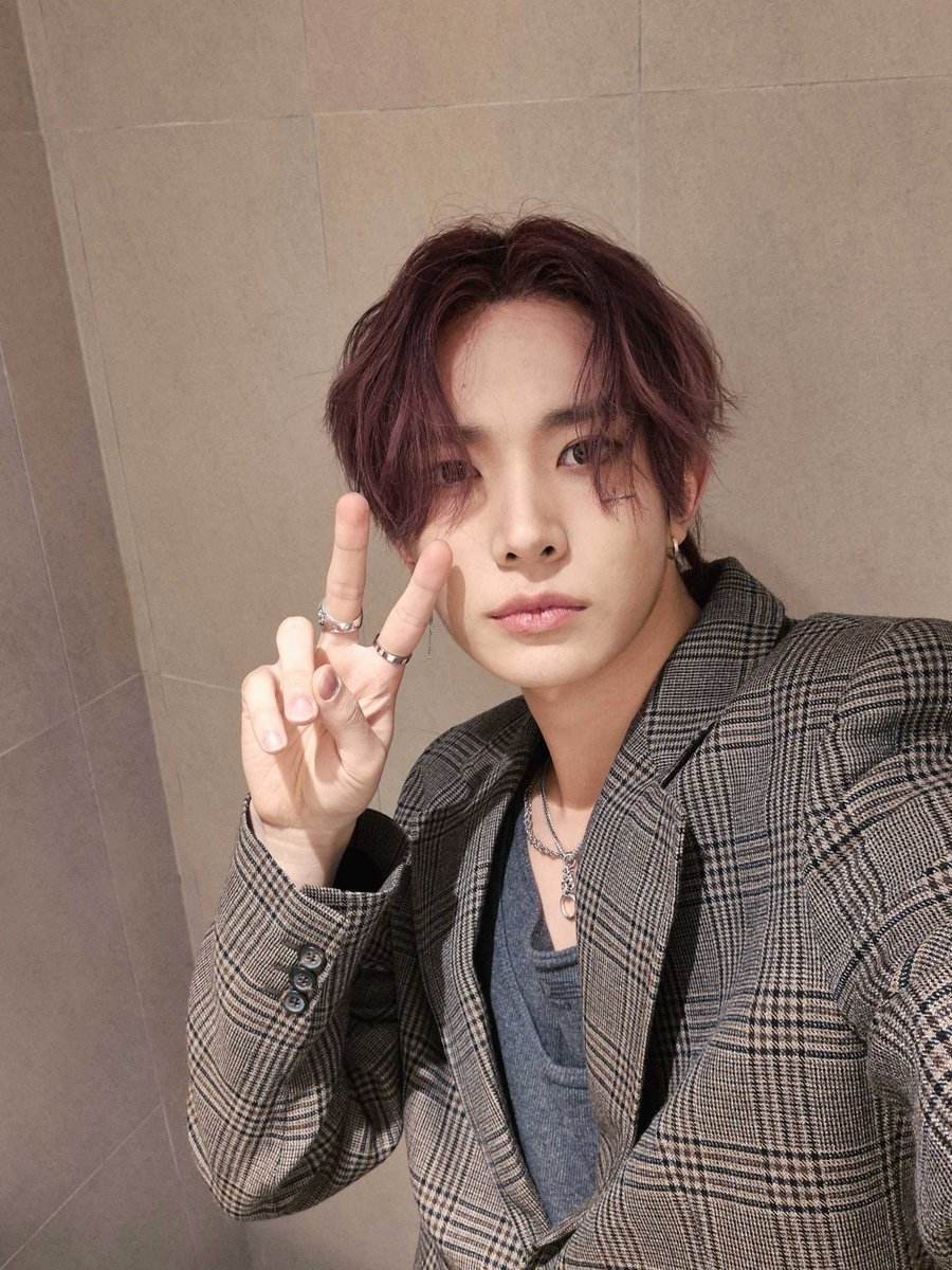 enhypenweverse's tweet photo. [ #희승’s Post ] 240227

#HEESEUNG: Because I lost

@ENHYPEN_members @ENHYPEN #ENHYPEN #엔하이픈 https://t.co/QIPx3HfTuR
