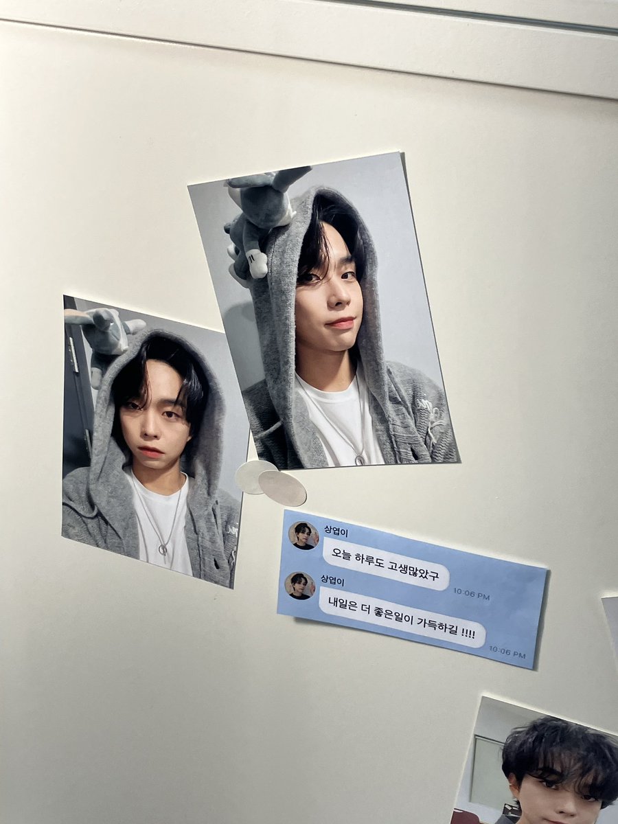 daramjine's tweet photo. #겨울과_봄_사이_우리의_계절
#Our_beloved_Seasons
#Beginning_of_Spring
3. 온유어사이드
꽃집 !! 제 앞에서 딱 번호표 마감이라서 너뮤 아쉬웠던..ㅜ 자율입장 시간에 가서 구경했는데 들어가자마자 좋아하는 사진 한가득이라 너뮤 눈호강했어요.. 스탬프 다 모아서 연력 포스터도 받았어요 ! https://t.co/cW9DIA6kmA