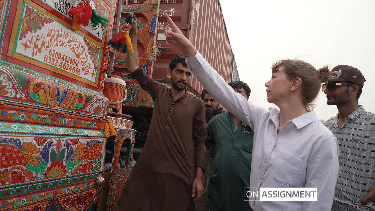 Tonight, @debiedwarditv is in Karachi visiting Pakistan's truck drivers whose ornately decorated vehicles aim to change the way the country sees them. Tonight, On Assignment at 10.45pm on @ITV