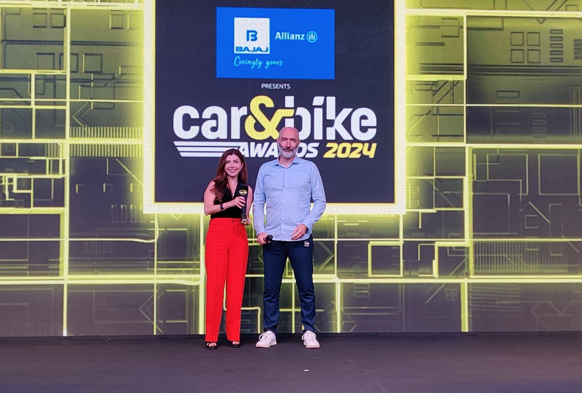 carandbike's tweet photo. Long, low-slung and proportioned to perfection -- the Mercedes-AMG SL 55 is a sight to behold, and it is the deserving winner of our Car Design of the Year award. #CNBAwards2024

@BajajAllianz https://t.co/8VqlCIwSoQ