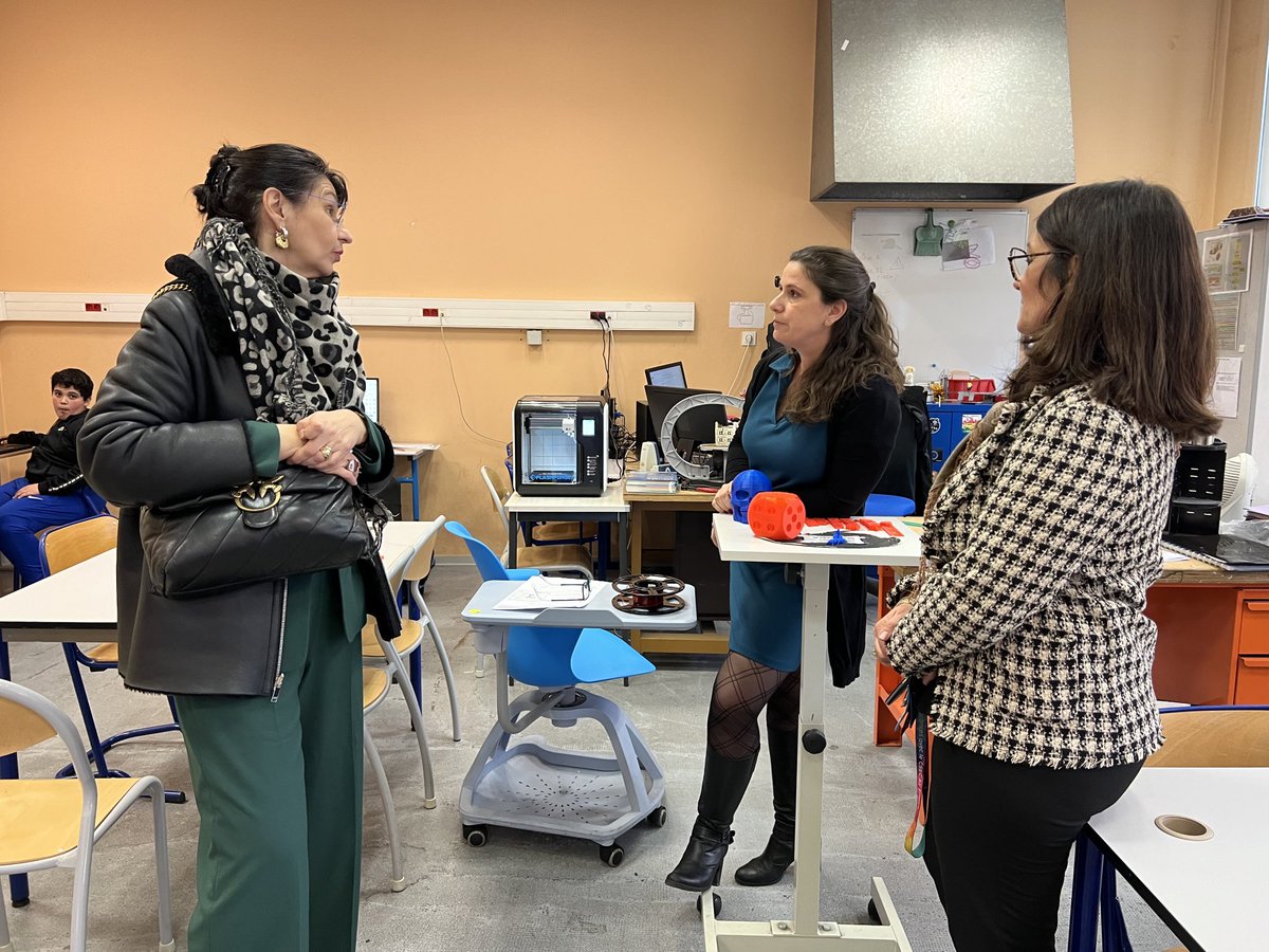 ccs2210's tweet photo. Un grand honneur pour le ⁦@CollegeRisso⁩ que de recevoir Madame l’Inspectrice d’Académie dans le cadre d’#EcoleOuverte ⁦@AcademieNice⁩ ⁦@LaurentLeMerci4⁩ ⁦@Benoit9Laure⁩ ⁦@NatachaChicot⁩ #vacancesapprenantes #estimedesoi ⁦@numerisudschool⁩ https://t.co/4siLj6Yu1G