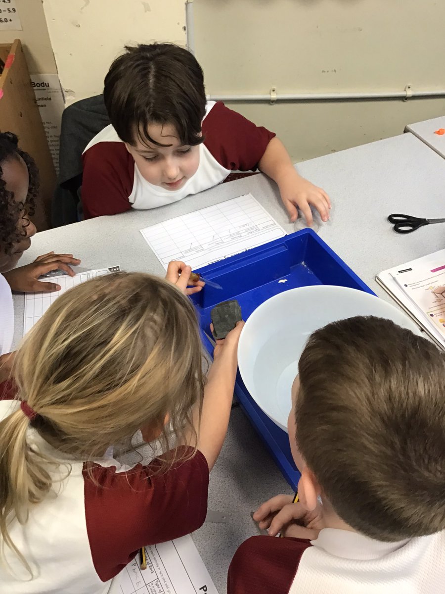 StCeciliascjs's tweet photo. Today in year 3 we have been testing the properties of igneous, sedimentary and metamorphic rocks. #stceciliasscience 🔬🧑‍🔬👨‍🔬🧫 https://t.co/adr4BohY3e