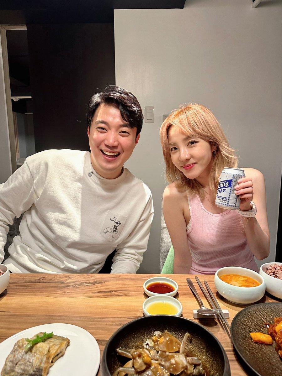 krungy21's tweet image. With my good friend Ryan Bang~!!! Ang sarap ng mga food sa restaurant nya 😋👍