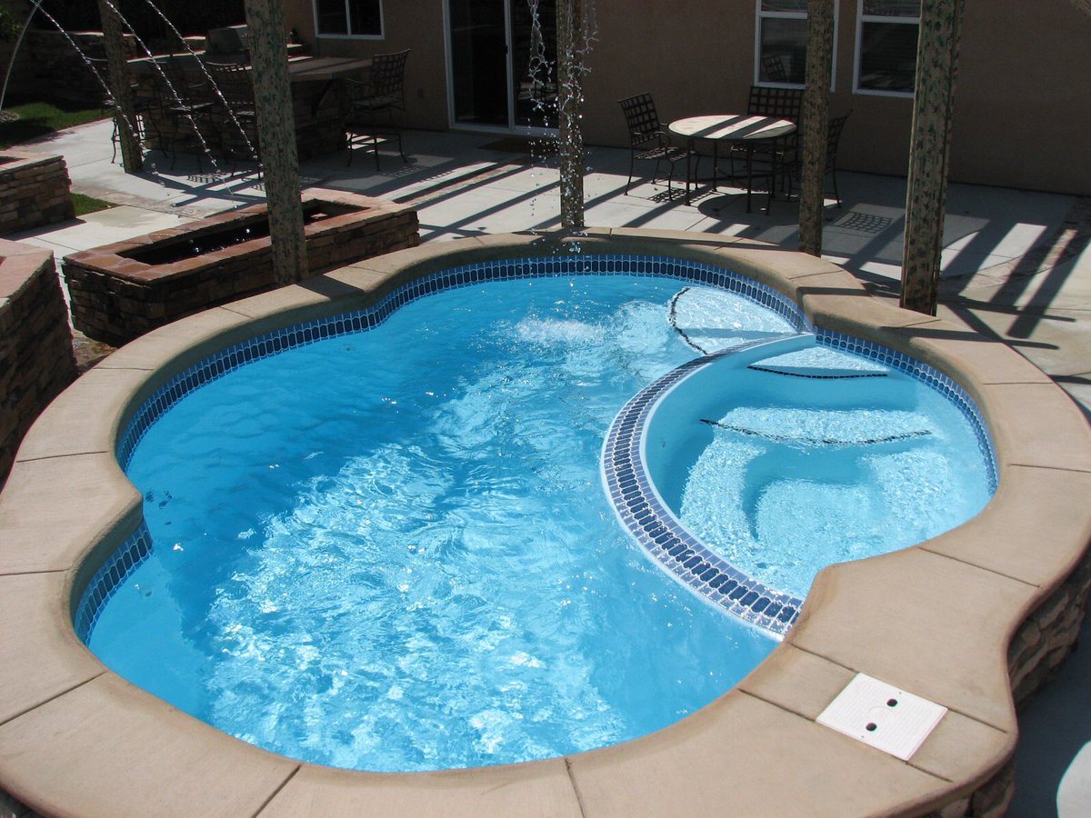 KvpoolerAb's tweet photo. Förvandla din pooldröm till en drömpool med San Juan glasfiberpooler 🇺🇸👍 #pool #vår #sommar https://t.co/mQoB2sEZmB
