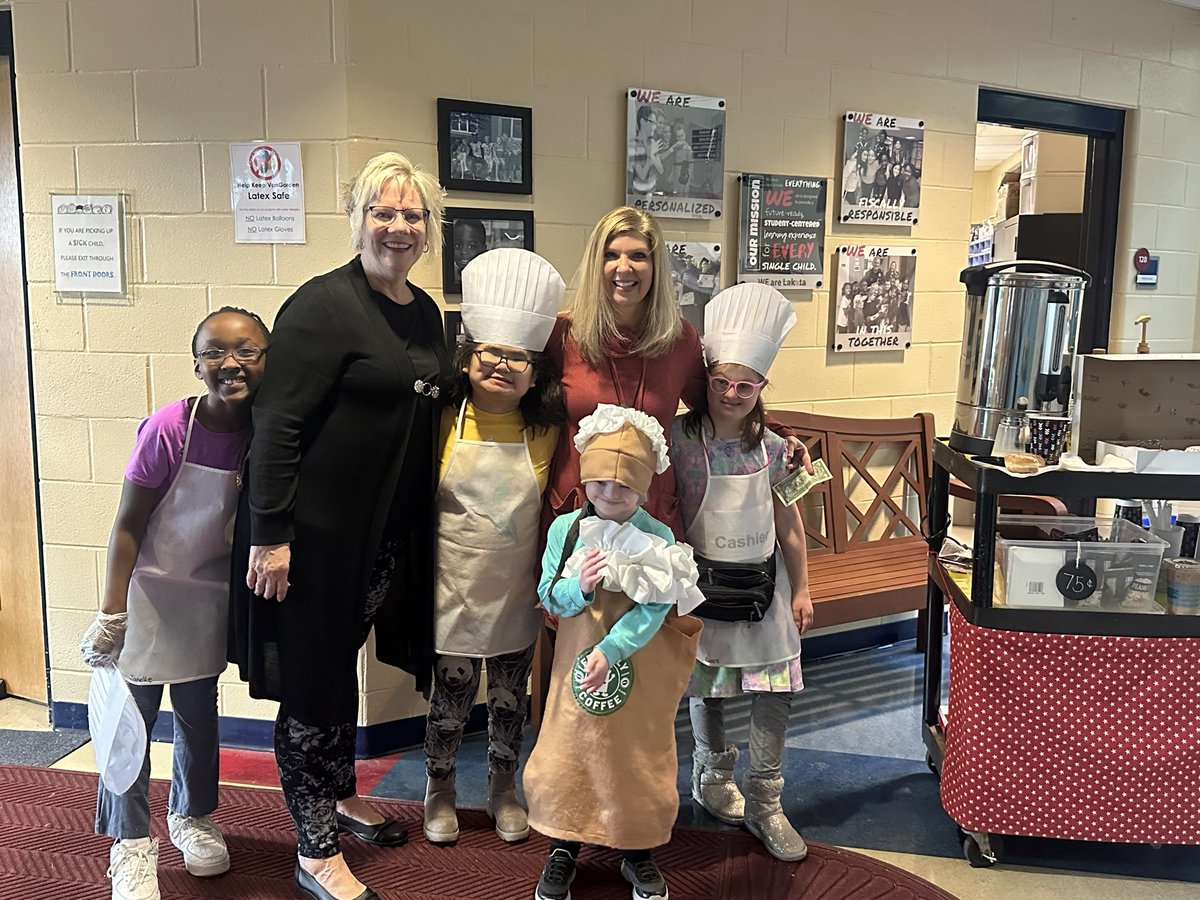 Coffee cart Tuesday! My favorite day of the week! ❤️⁦<a href="/VgEagles/">VGEagles</a>⁩ ⁦<a href="/LakotaDistrict/">LakotaLocalSchools</a>⁩