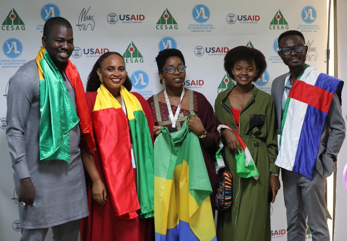 YaliTeam229's tweet photo. La 23ème session de formation hybride du @yalidakar a pris fin le Jeudi 22 février 2024 par la cérémonie de remise des attestations de fin de formation présidée par Mme Aïssa KABO, Représentant Résident de la Commission de l’@UEMOA_Officiel au Sénégal. https://t.co/aSaEPWKjXd