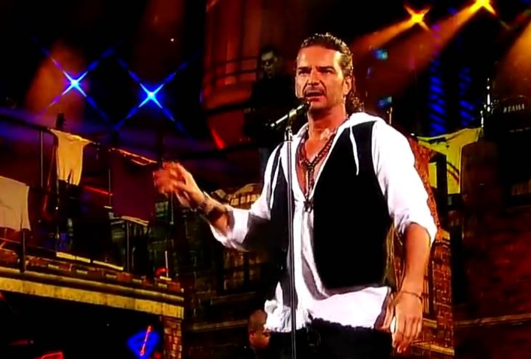 El día en que Ricardo Arjona salvó al público de Viña del Mar de una tragedia 😱📺

👉 13.cl/rec/articulos/…